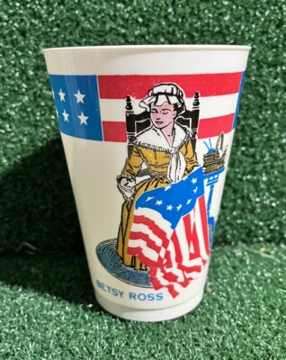 Hardee's Restaurant 1976 Bicentennial Plastic 12oz Soda Cup Betsy