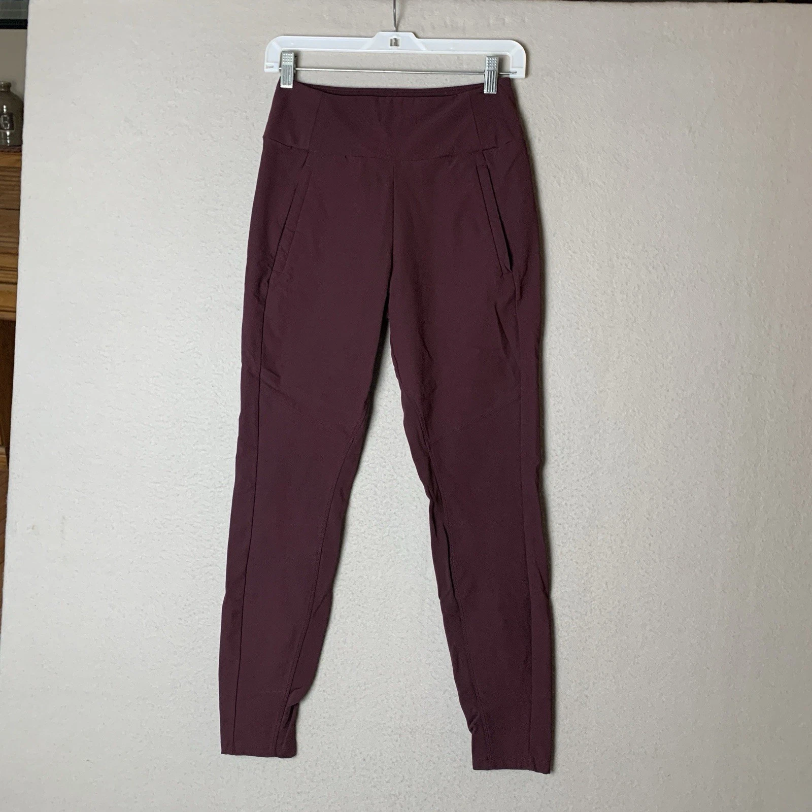 Athleta Pants Women Size 6 Maroon Headlands Hybrid Trek Tight Jogger Athletic
Opens in a new window 