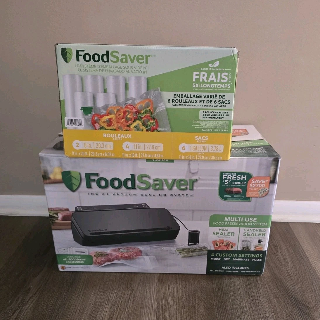 NEW! FoodSaver VS3170 Series Vacuum Sealer Black w/Rolls, Bags, Marinate Mode