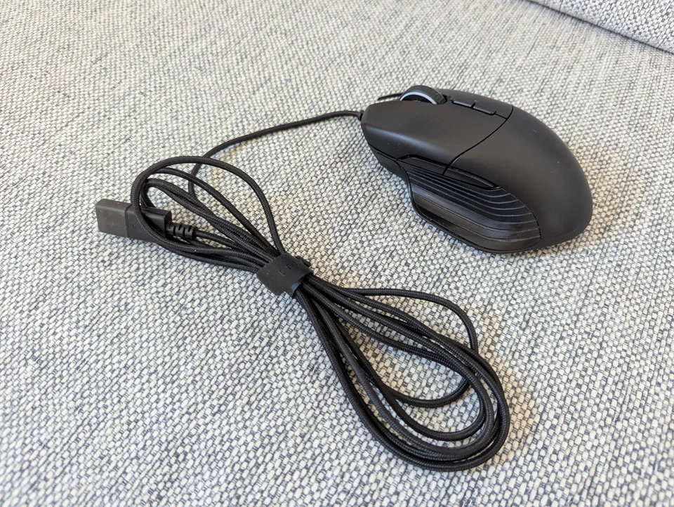 Razer Basilisk Ergonomic FPS Gaming Mouse Computermaus Schwarz mit Razer Chroma - Bild 4 von 4