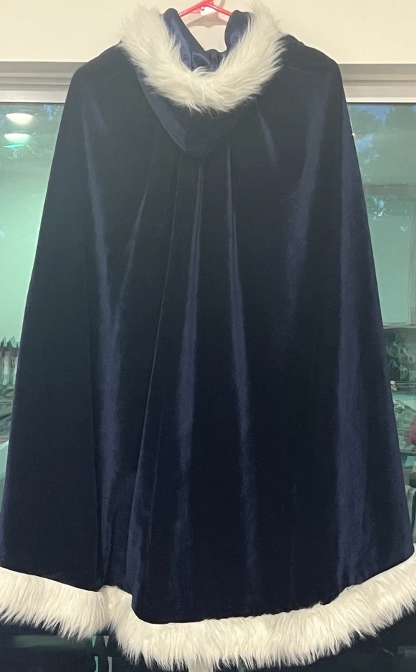 Capa de invierno de terciopelo con ribete de piel sintética - Capa con capucha (niños, talla 5-6) Foto 2 de 4