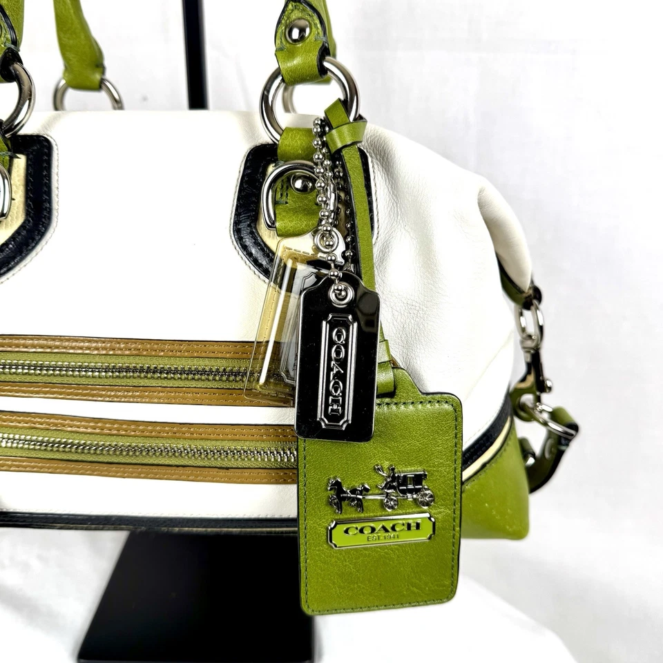 Auténtico bolso de mano Coach Madison Sabrina Spectator verde y blanco Foto 3 de 4