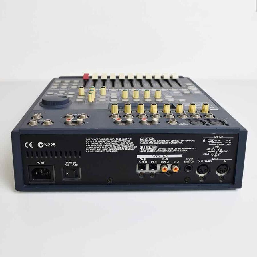 Roland VM-3100 Mixing Station 20 Channel Audio Digital Mixer Roland VM-3100 Mixing Station 20 Channel Audio Digital Mixer