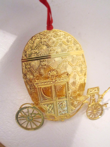 IMPERIAL CORONATION COACH ORNAMENT FORBES 3-D GOLDTONE METAL - Picture 1 of 4