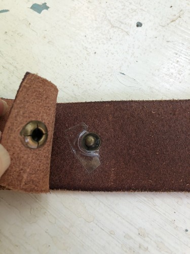 GUESS Brown Leather Studded Boho Belt Sz 34 Stars Circles 1.5" W Brass Buckle - Foto 7 di 11