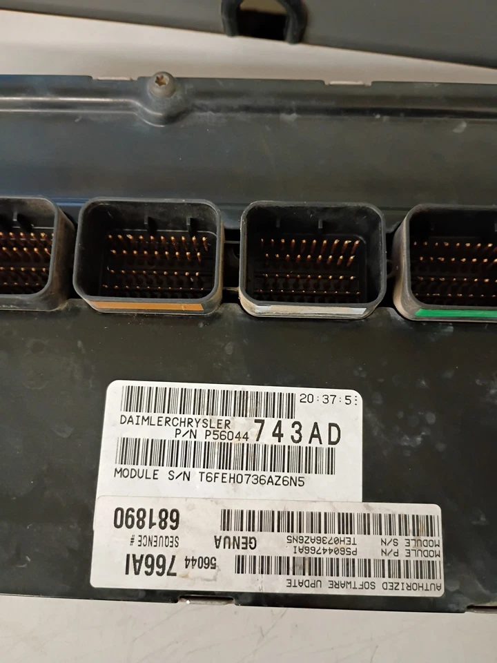 Dodge Dakota Grand Cherokee 2006 motor 4,7 L computador P56044743AD ECU módulo ECM Foto 2 de 3