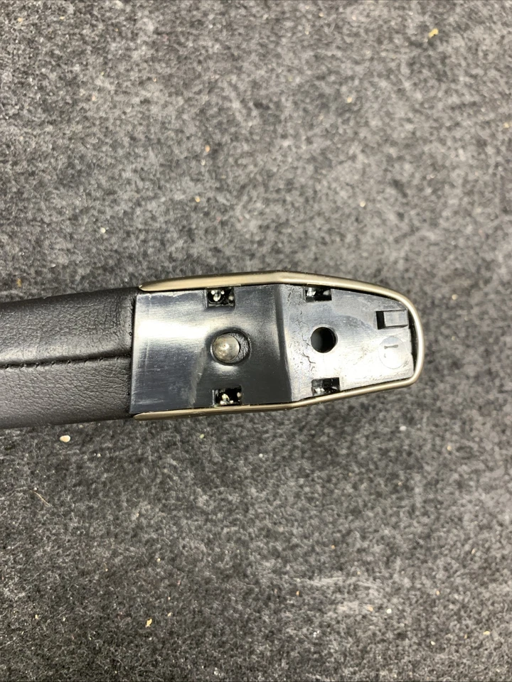 Correa de manija de tirador de puerta interior Lincoln Town Car 2003-2011 cuero negro OEM LTC Foto 3 de 4