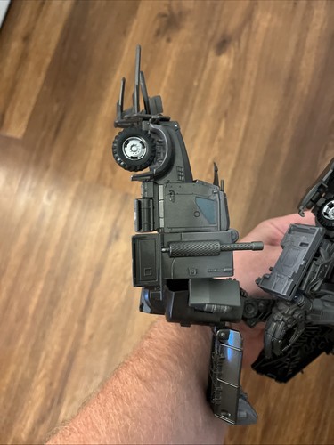 Tomy Studio Series SS 48 Megatron Universal Studios Exclusive Ride Tranformers - Picture 12 of 12