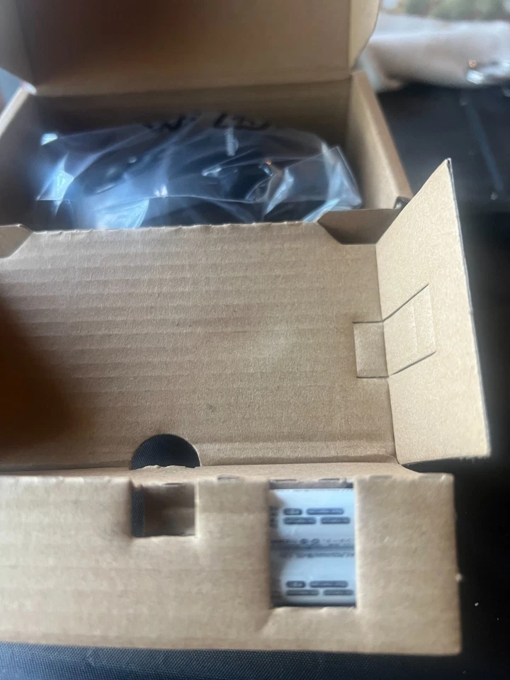 Pack of 12 Amazon Basics 2.4G Wireless Optical Mouse USB Nano Receiver Batteries - Image 4 of 4