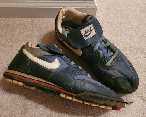 COOL Vintage Nike Baseball Spikes 