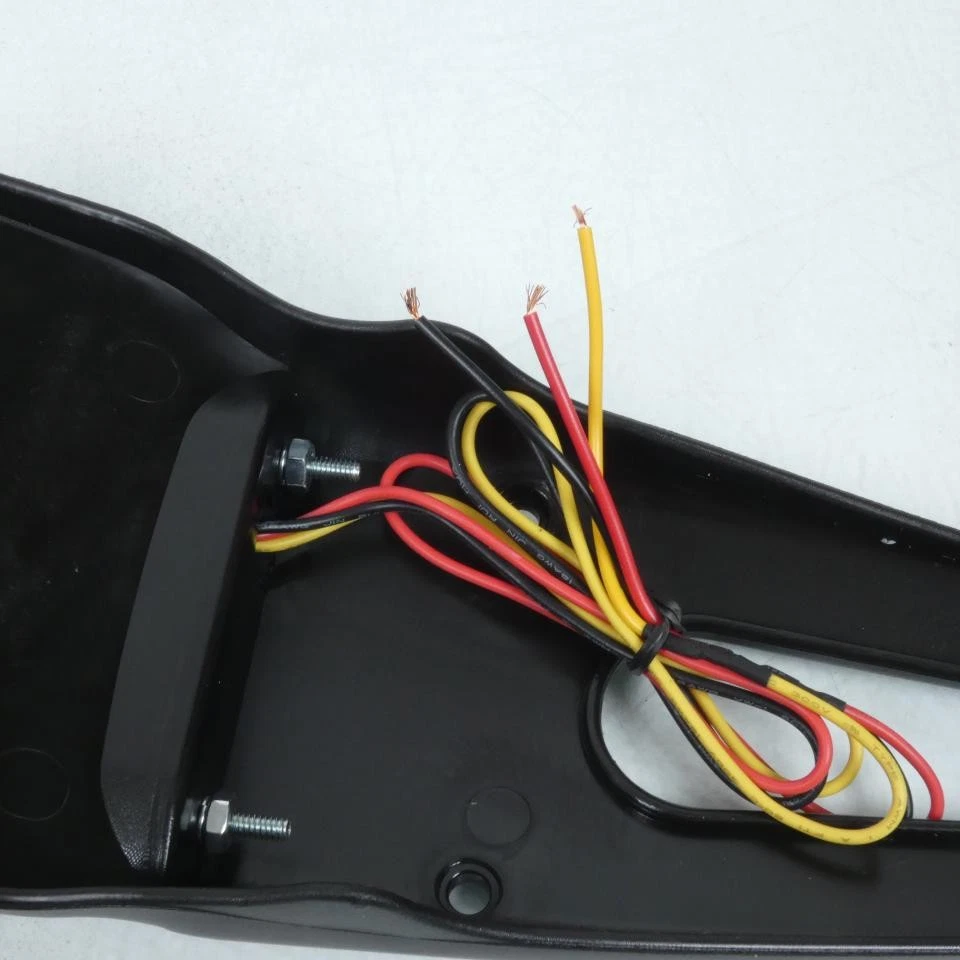 Bavette arrière Enduro Universelle avec feu AR/stop 5 Leds One pour moto Neuf - Photo 4/4