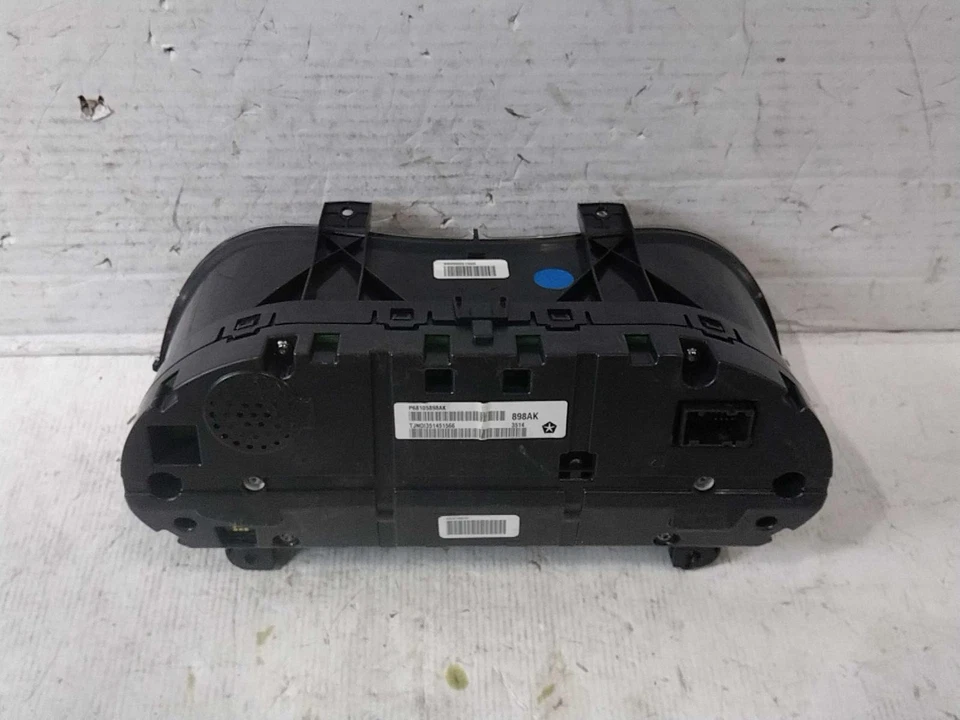 Medidor de velocímetro usado se adapta a: Chrysler 200 Cluster 2015 SDN C 3,6 L 140 MPH 7`` di Foto 2 de 3