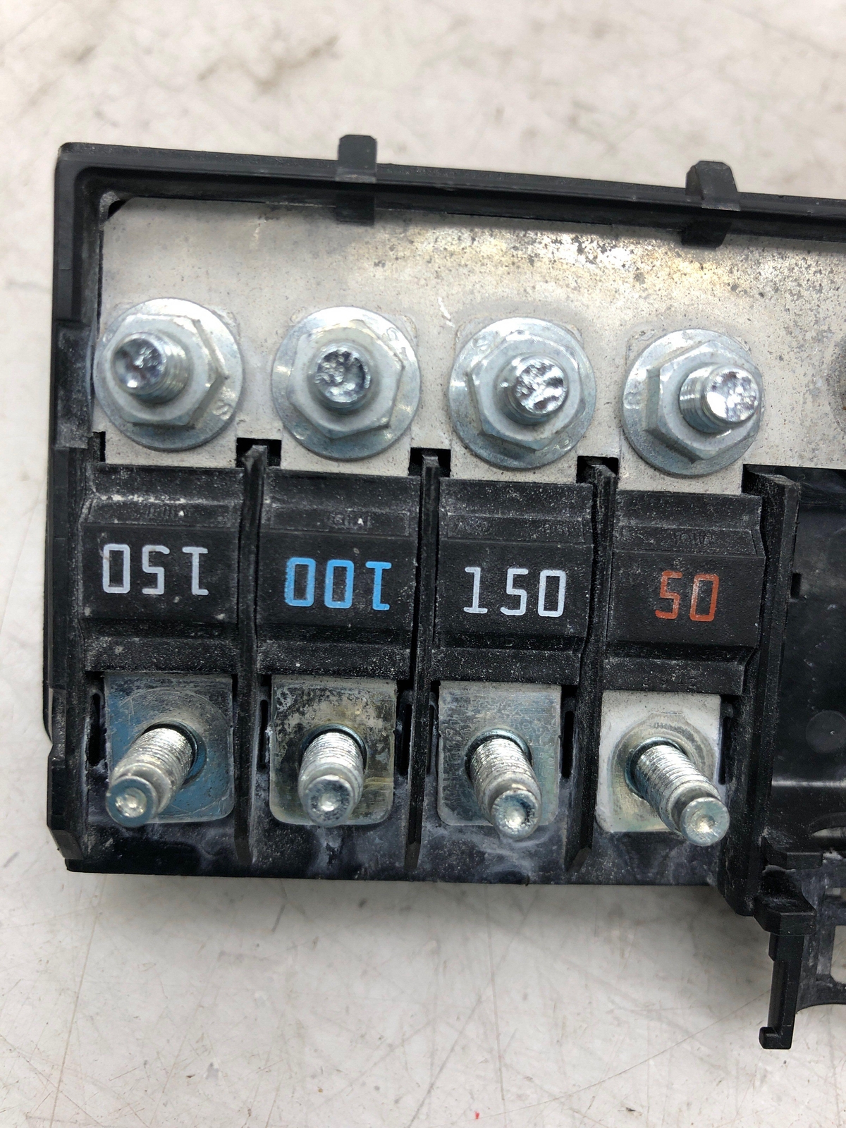 2019-2023 ASTON MARTIN VANTAGE 4.0L ENGINE FUSABLE LINK FUSE TERMINAL BLOCK OEM