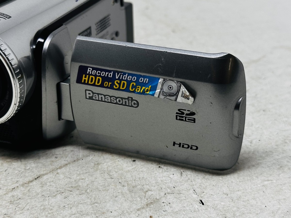 【未使用品】 Panasonic SDR-S200 シルバー　ビデオカメラ SDR-S200_181709?wid=1200&hei=630