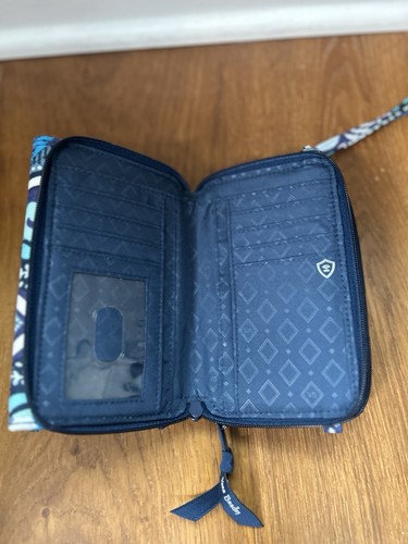 VERA BRADLEY 3-In-1 RFID Portafoglio da Polso Tracolla Isola Medaglione 28044-U60 - Foto 6 di 12