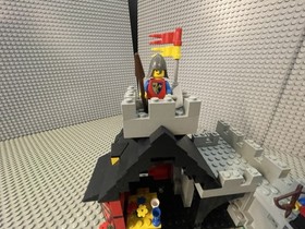 LEGO Castle Guarded Inn 6067 - 100% complete w/ Instructions Vintage