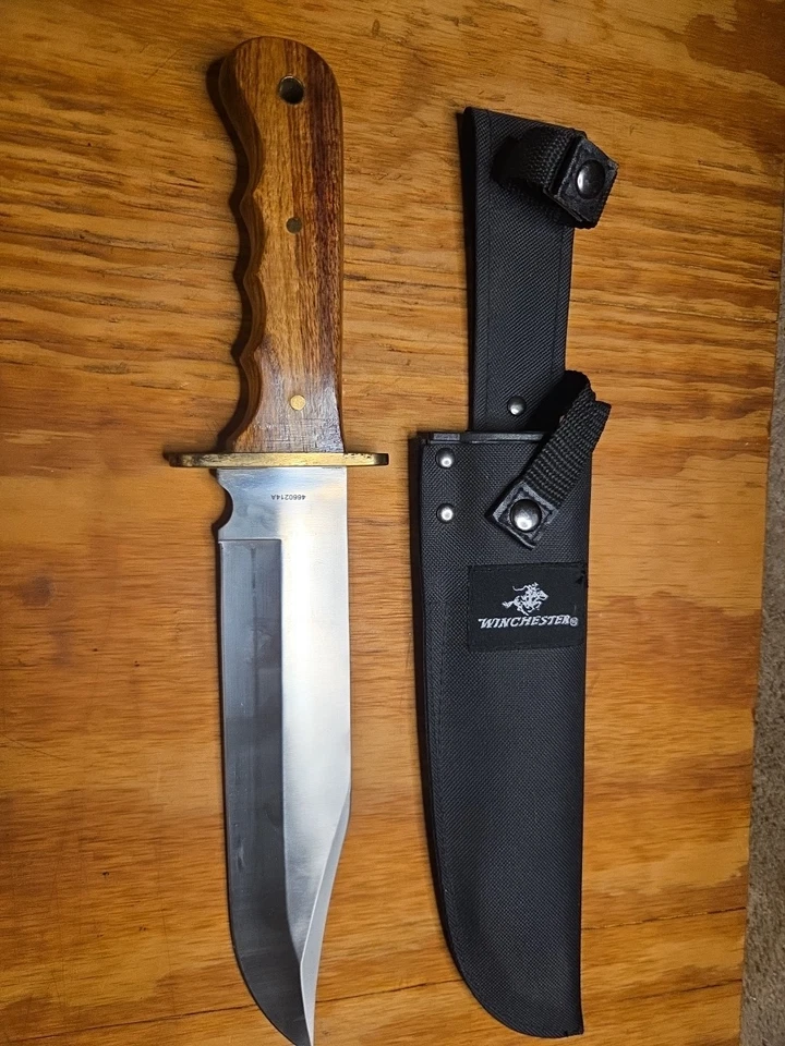 14in Winchester Hunting Knife with Sheath Made In USA - Image 2 of 4