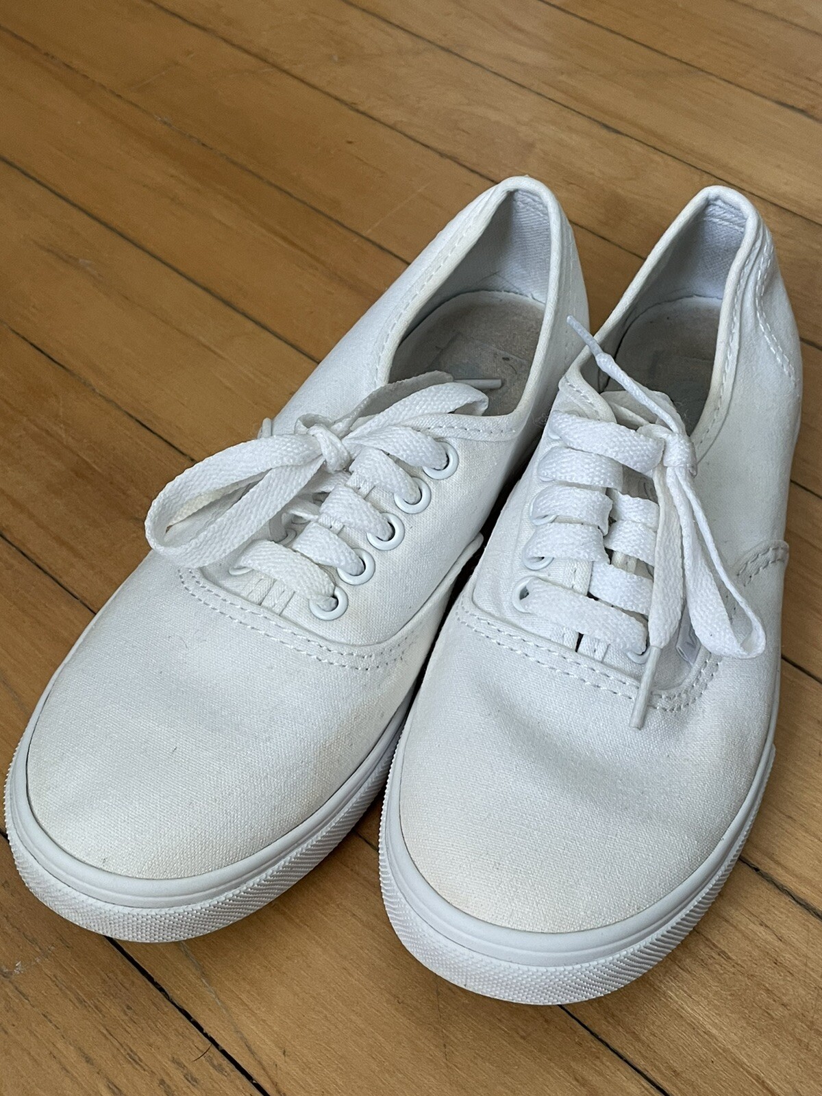 White Vans Authentic Skate Shoes Men Women unisex canvas