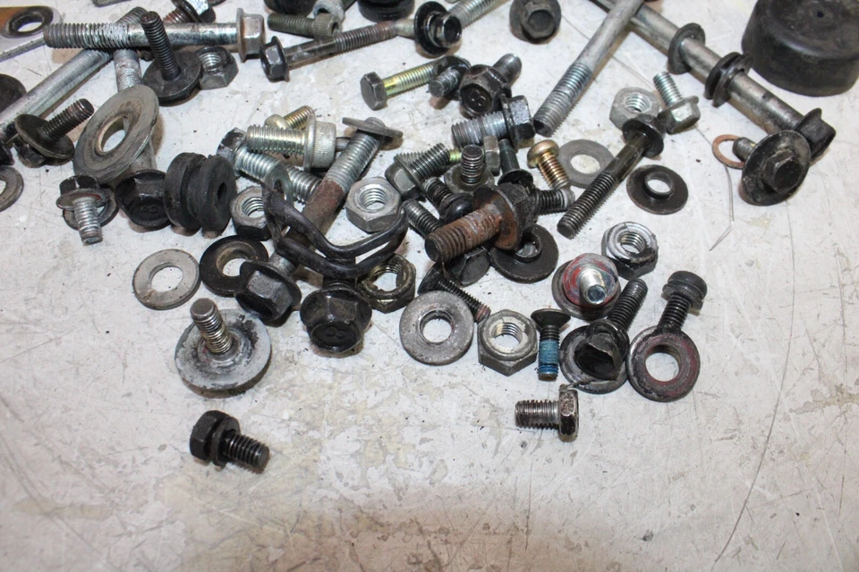 Yamaha XT350 1987 OEM pernos de montaje de motor hardware tornillos de motor Foto 2 de 4