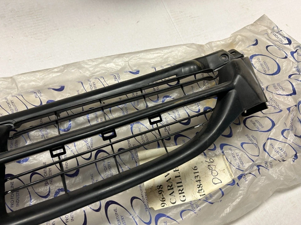 Grelha Dodge Caravan 1996-2000 1384316 - Imagem 4 de 4