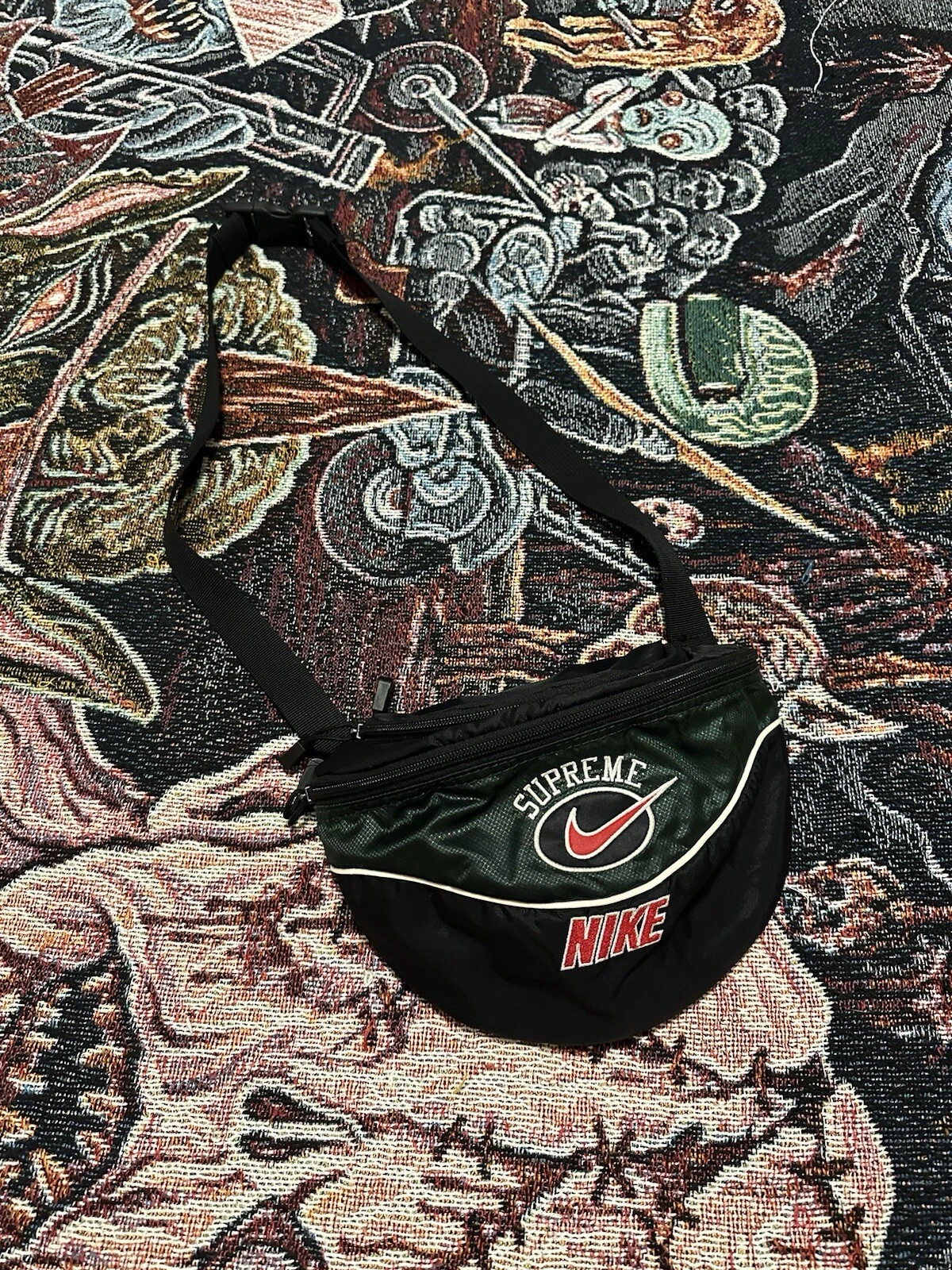 Sac à bandoulière Nike Supreme