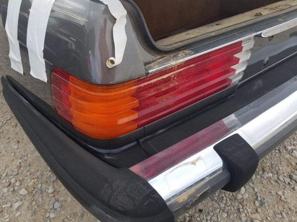 88 1988 MERCEDES-BENZ 560SL 107 TYPE TAIL LIGHT LAMP LEFT DRIVER - Image 2 of 4