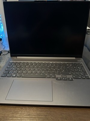 Lenovo Ideapad 5 Pro 16 Zoll Ryzen 7 7735HS 16GB RAM. Mit Defekten Bildschirm