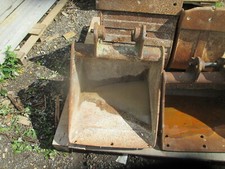 BUCKET - 18" BUCKET, 35MM PINS 135MM GUSSET 130MM PIN TO PIN