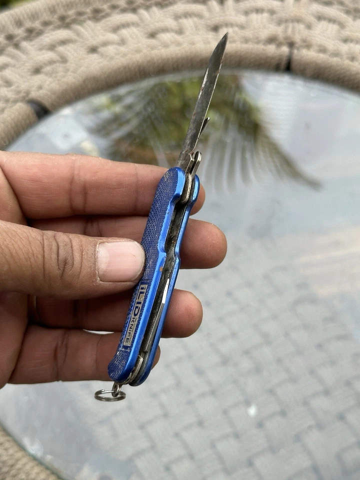 Cuchillo Daga Vintage Antiguo Hecho en Acero Multi Hoja Cuchillos Multi Herramienta Empuñadura Azul Foto 2 de 4