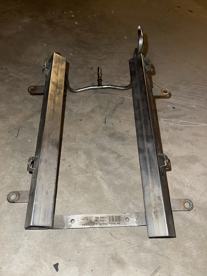 Riel de combustible para motor Land Rover Discovery 99-04 Bosch ERR 6889 4,0 4,6 V8 Foto 2 de 4