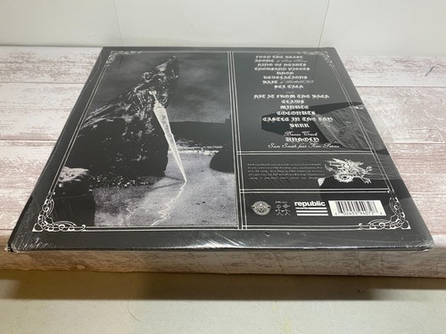 Kim Petras - Feed The Beast (Vinyl) tears inshrink wrap - Picture 2 of 2