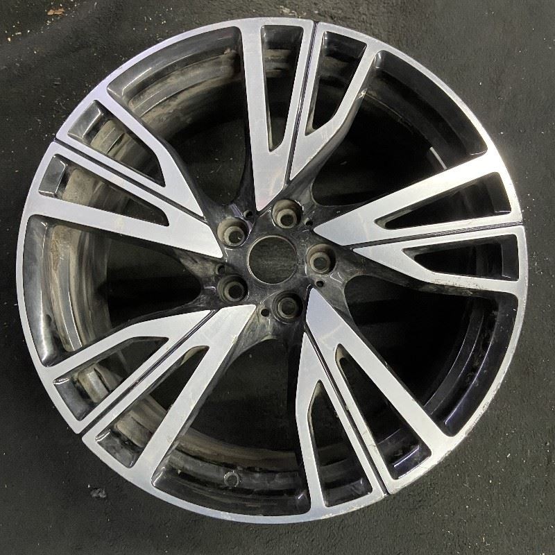 BMW i8 2014-2017 Rear Right Wheel Black P/N 56086205