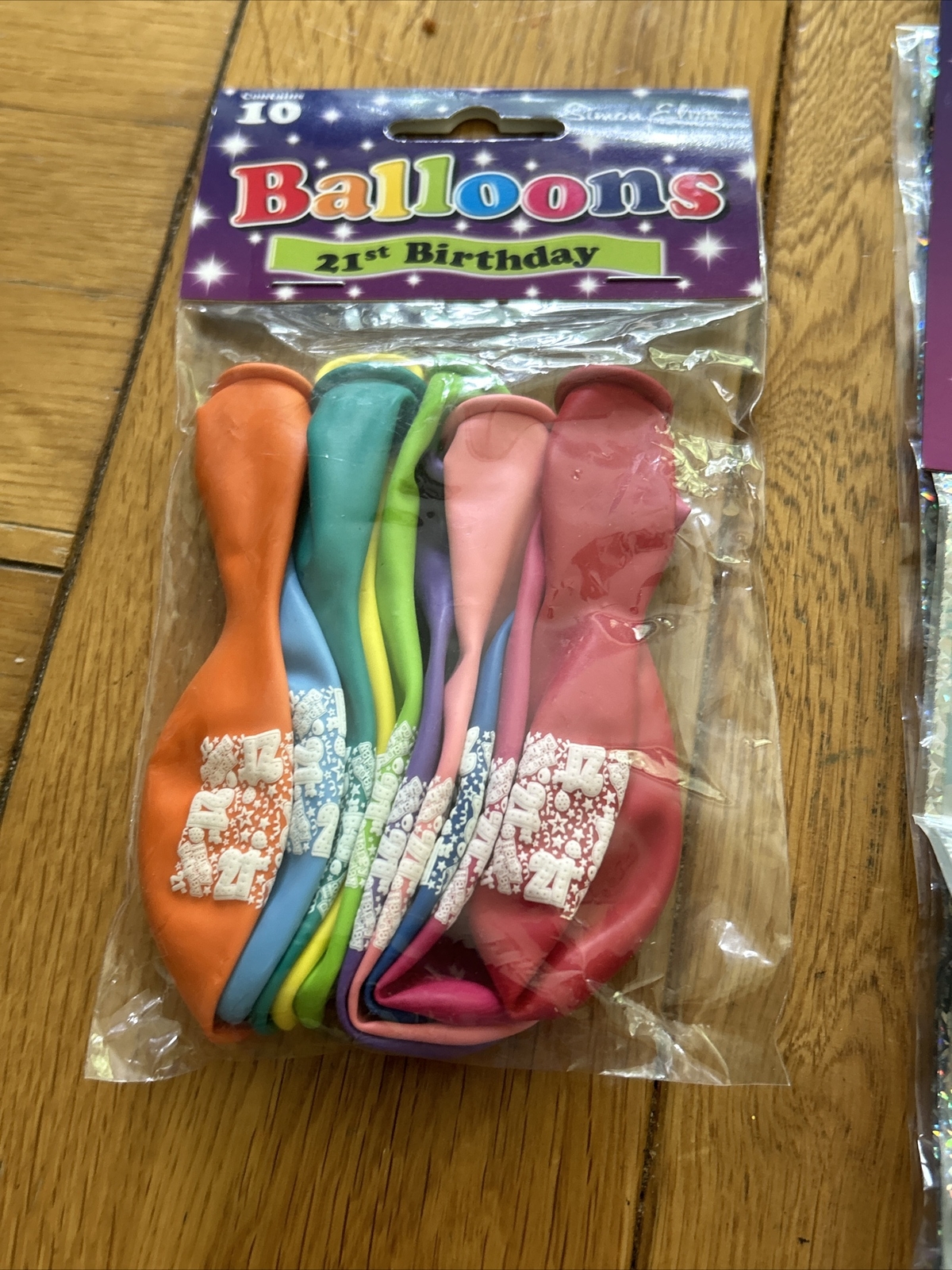 Simon Elvin 21st birthday party decorations badge balloons banner Female