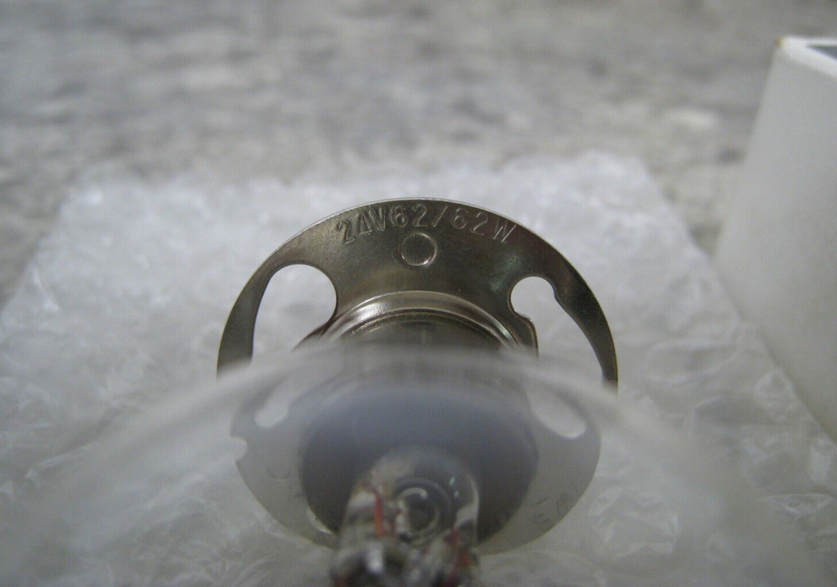 New OEM John Deere 4244248 20031023DY4 24V62 / 62W Loader Bulb  