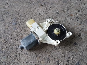 BMW X1 E84 3er E90 E91 LCI Motor Antrieb Fensterheber vorne links 6927027