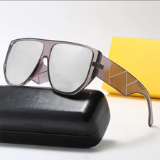 New fashion sunglasses with large frame and trendy sunglasses for men and women