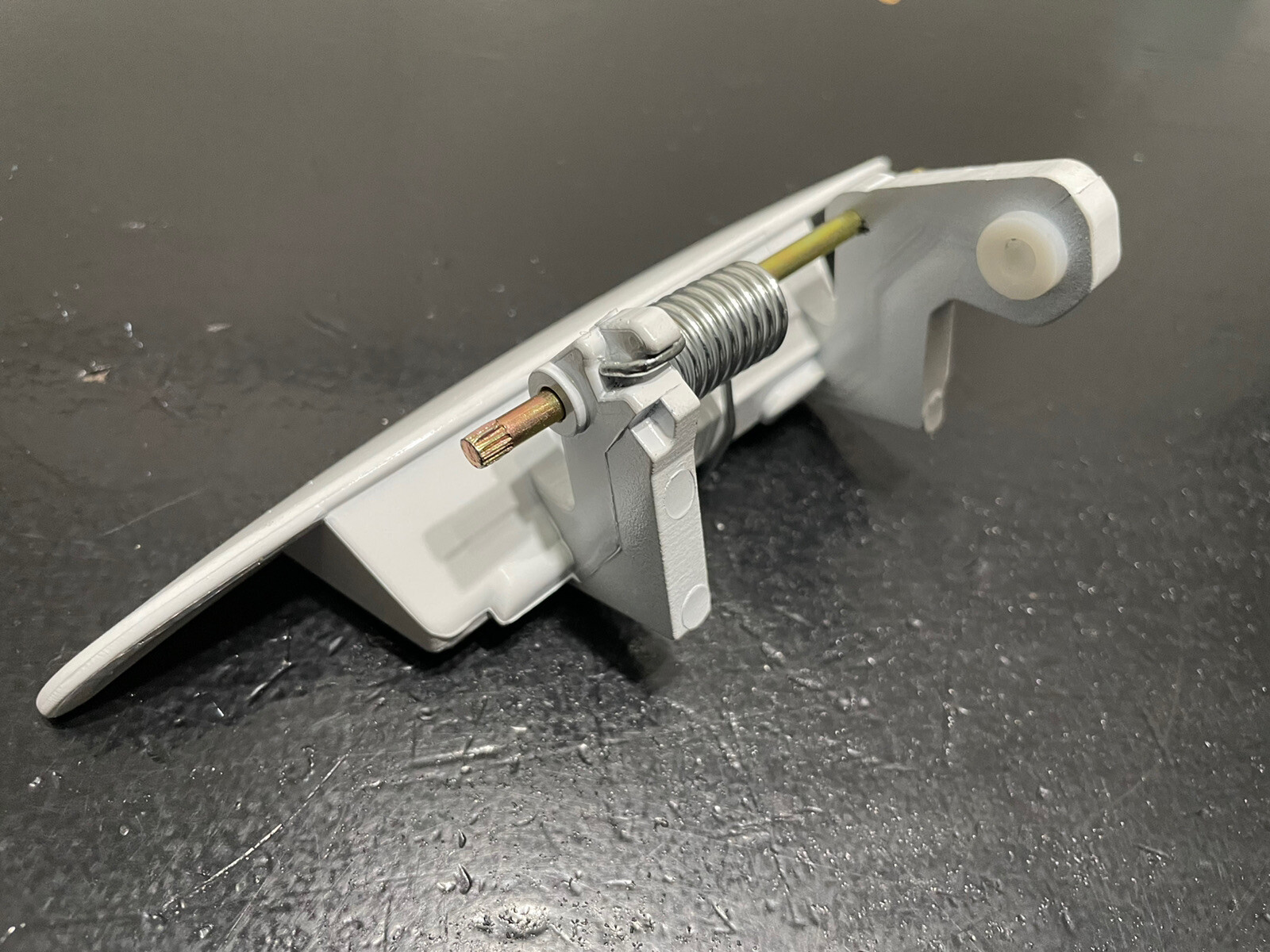 9401 ACURA INTEGRA DOOR HANDLE LEVER PASSENGER SIDE (WHITE) (NEW