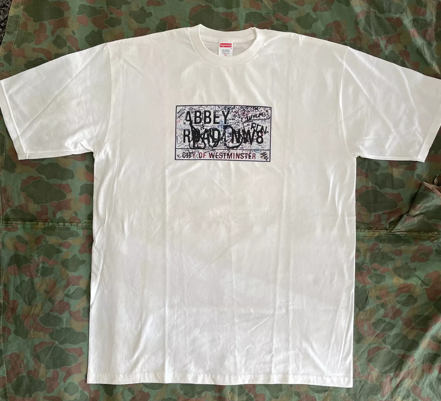 Tee shirt blanc Supreme Abbey Road The Beatles taille XL neuf dans son emballage d'origine rare