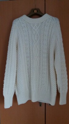 Handgestrickter cremefarbener Aran Damenpullover. Achsel zu Achsel 22 Zoll. 