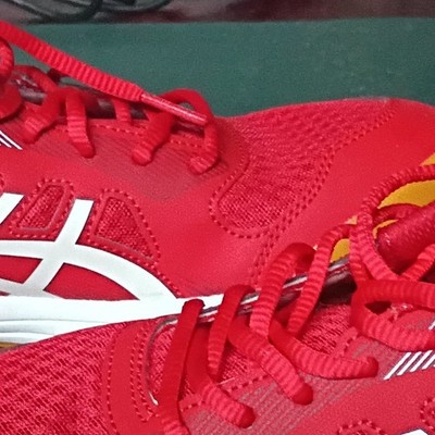 ASICS Upcourt 5 Men s Low Top Athletic Sneaker Red/White Solid Lace-Up Rubber