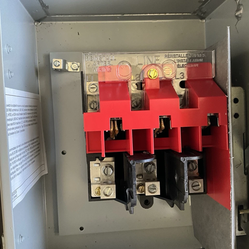 Interruptor de seguridad Eaton Heavy Duty de un solo tiro sin fusión DH362UDK Foto 4 de 4