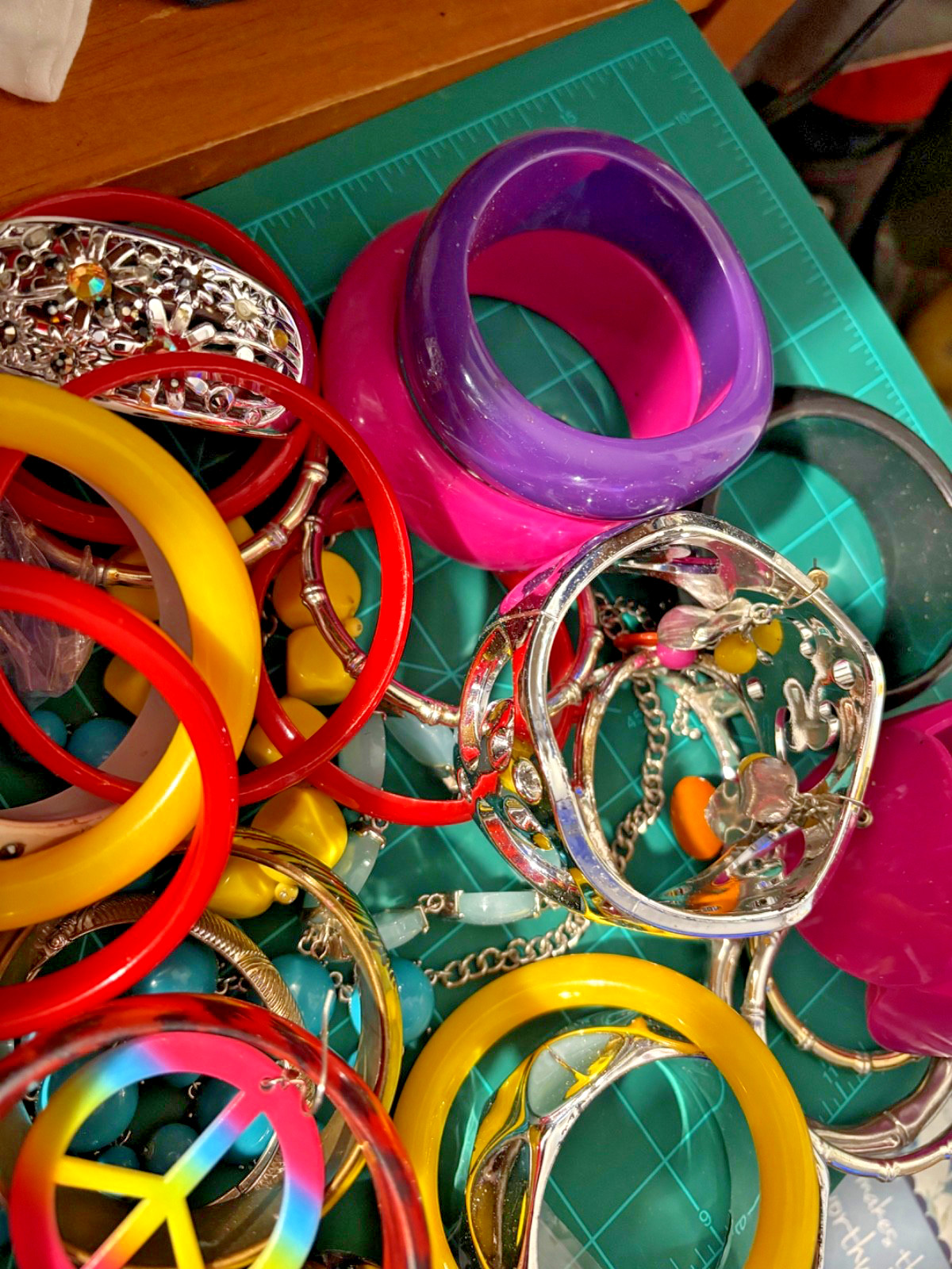 bracelets bangles mixed media bakelite? peace sign - image 2