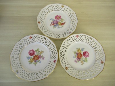 3 Kuchenteller  Durchbruchporzellan  Schumann Empress  Dresden  Flowers   19 cm