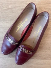 Original Salvatore Ferregamo Womens Maroon Loafers Flats Size 5.5