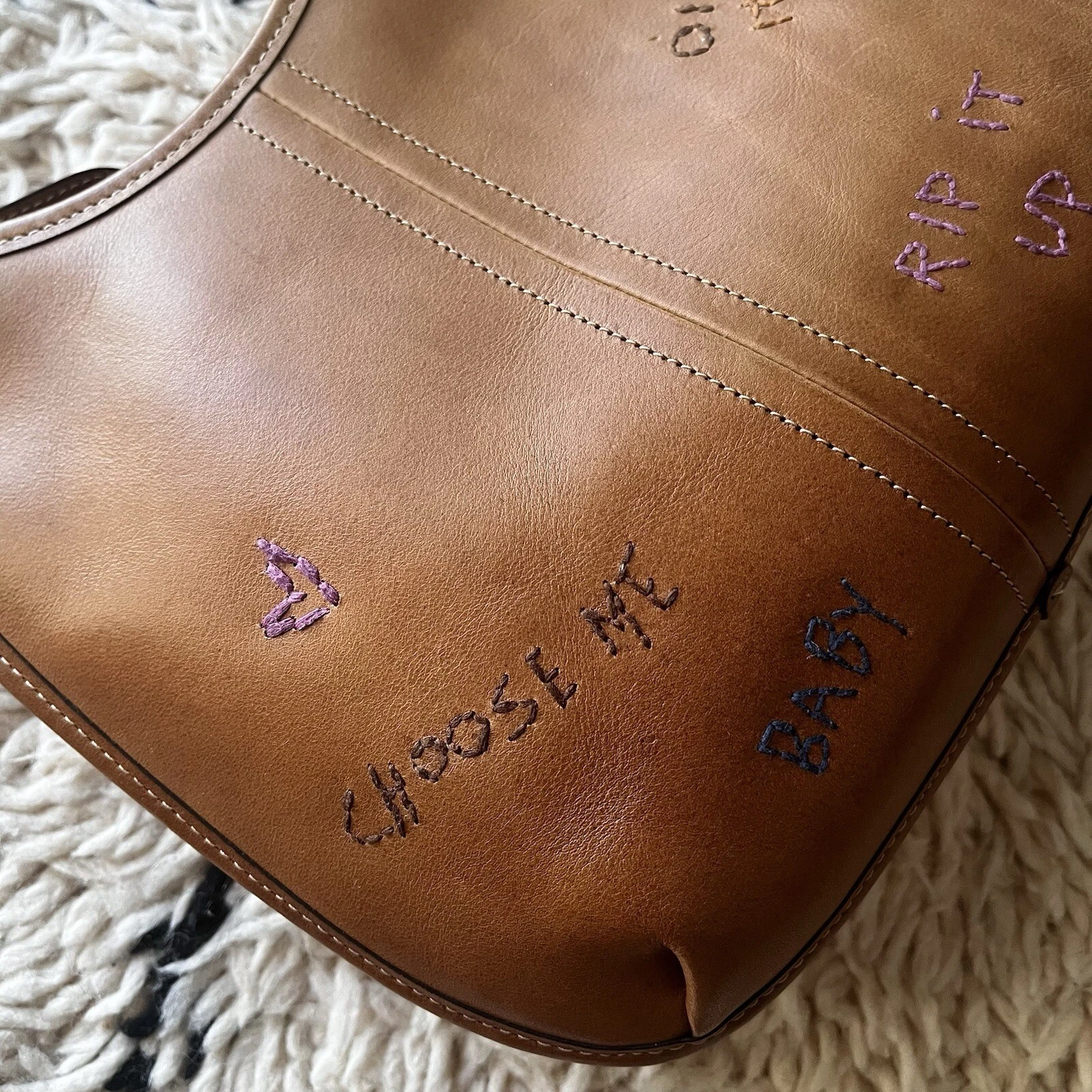 Borsa hobo Coach Forever Ergo con tracolla ricamata C4473 pelle marrone cammello