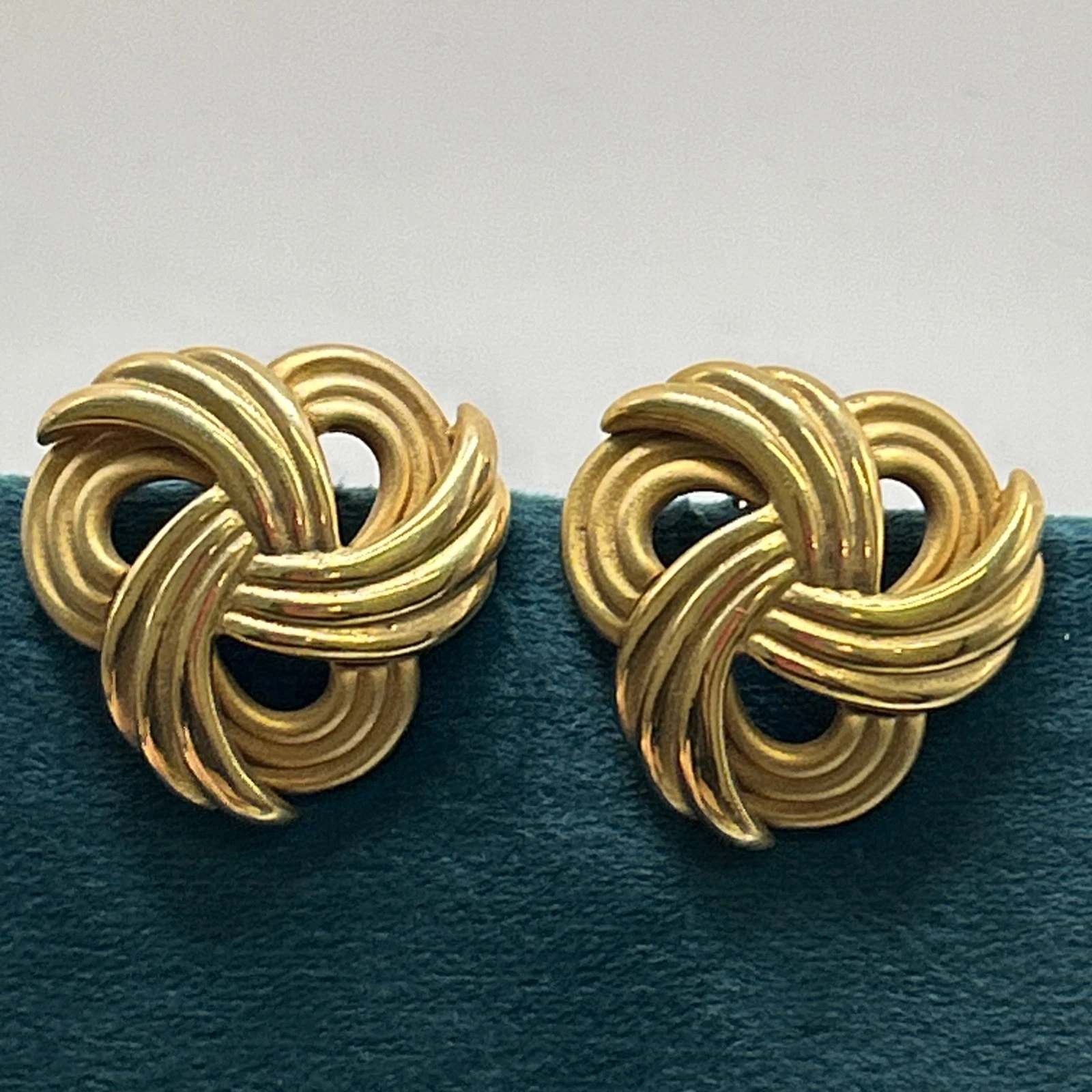 Boucle D’oreille vintage fantaisie Doré Clips
