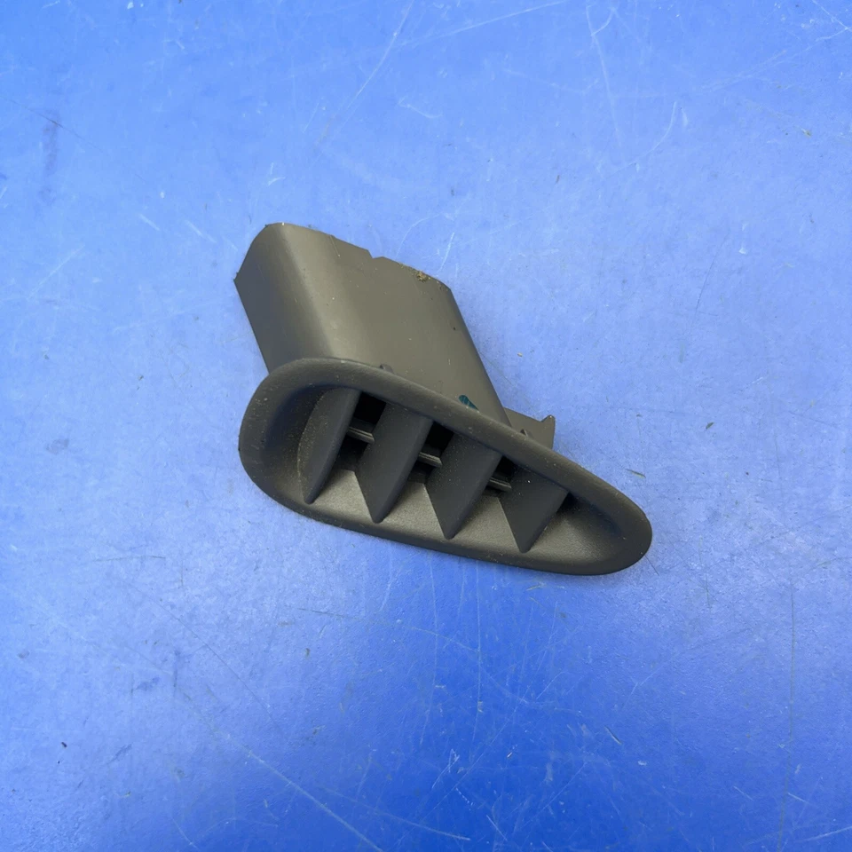 04-10 丰田 SIENNA DASH 左上空通风口除雾器 NOZZLE 原始设备制造商 — 第 2/4 张图片