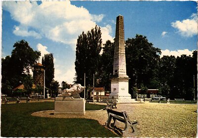 CPM Brunoy La Place de la Pyramide FRANKREICH (1377355)