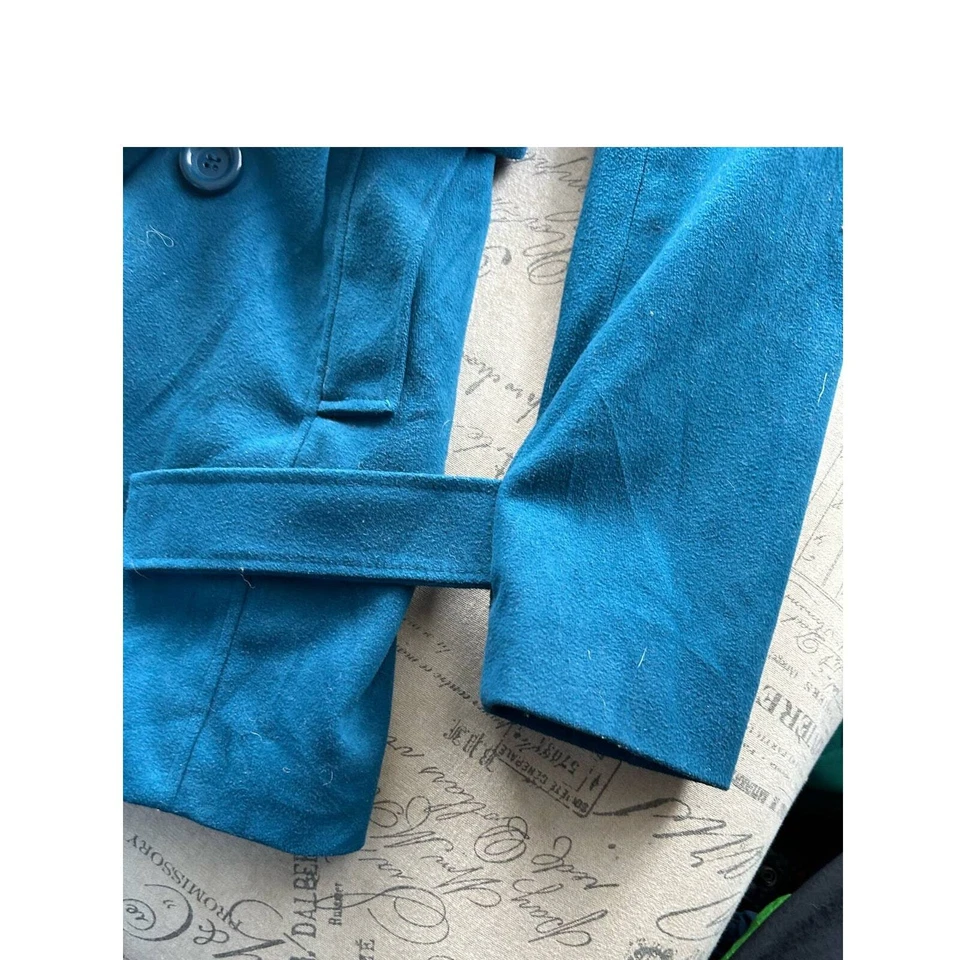 Chaqueta con botones XXI by Forever 21 con cinturón Foto 2 de 4