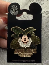 HTF Disney Pin Aulani Mickey Mouse White Lei and Hawaiian Leaves Pin NEW 2014